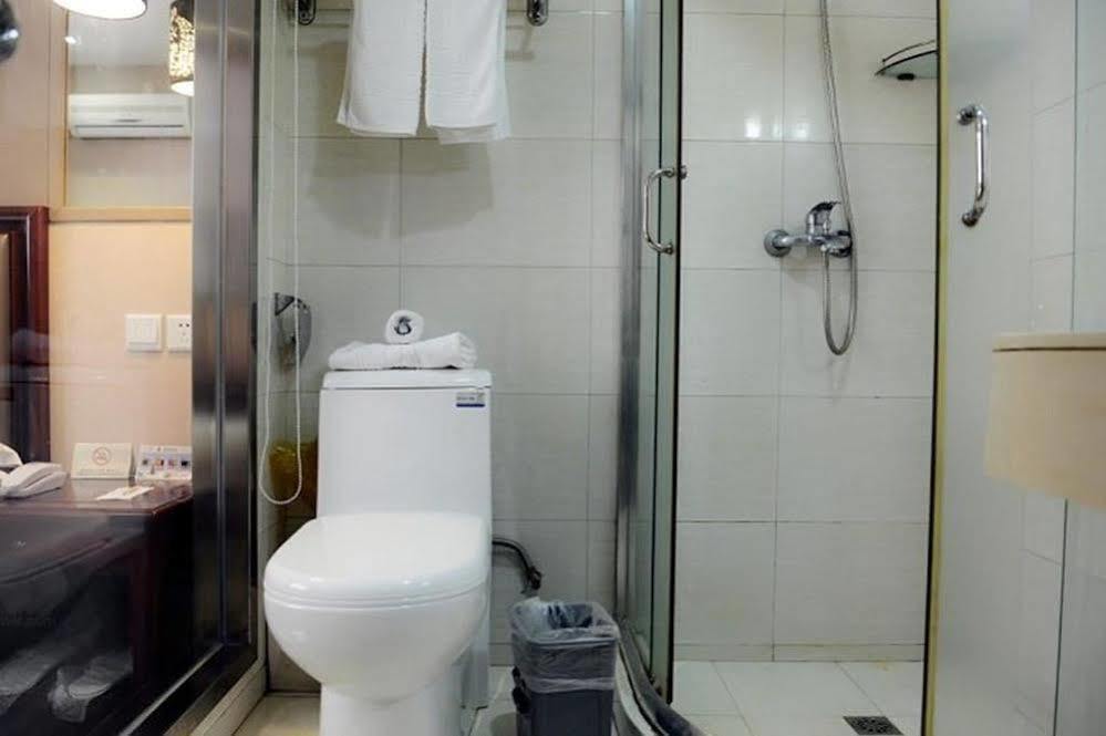 Fengye Super8 Lujiazui Hotell Shanghai Eksteriør bilde